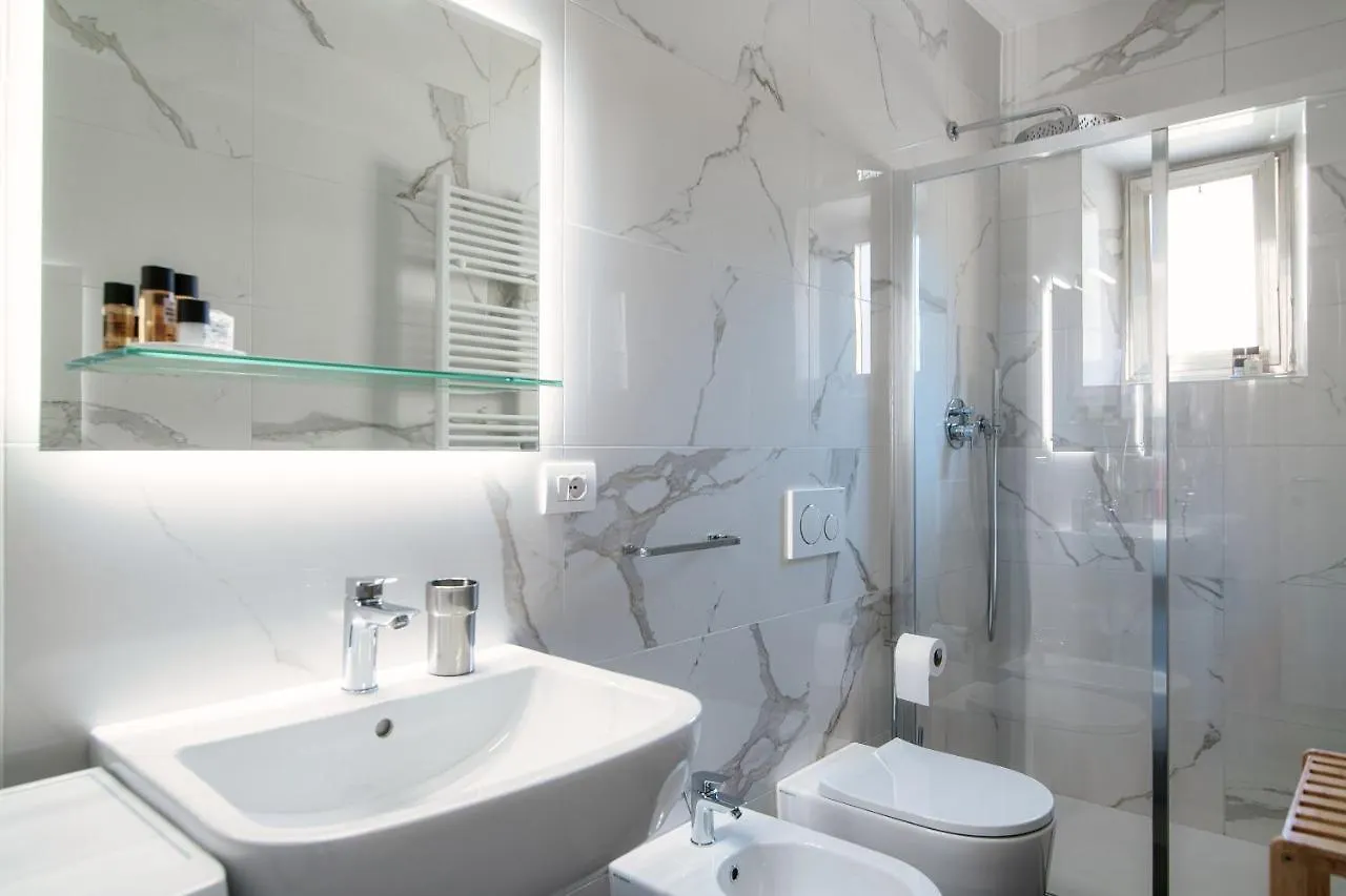 The Bell Tower Apartment - Bellagio Center 0*,  Italy
